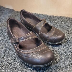 CLARKS Womens 8.5 Ashland Avenue Mary Janes Brown Leather Shoes Hook & Loop